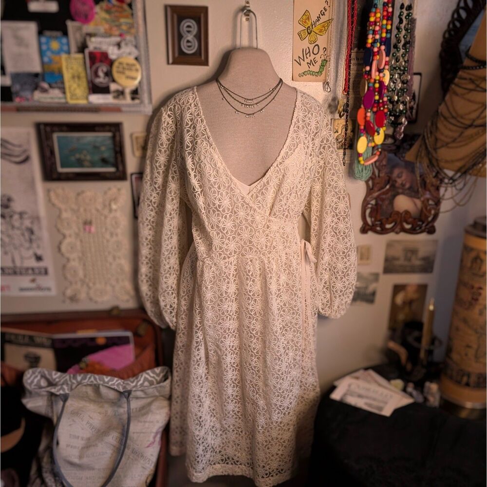 Modcloth Lace Floral Midi Wrap Dress Women's Small Cream